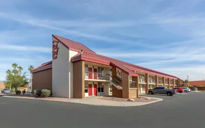 Photo 2 - Red Roof Inn Tucson South - Airport