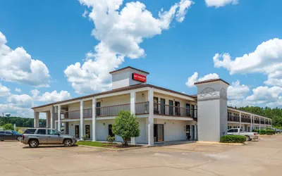 Photo 2 - Econo Lodge Inn & Suites Philadelphia MS