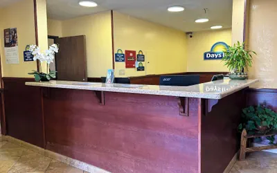 Photo 3 - Days Inn by Wyndham Rio Rancho