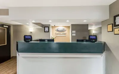 Photo 4 - Econo Lodge Madison East