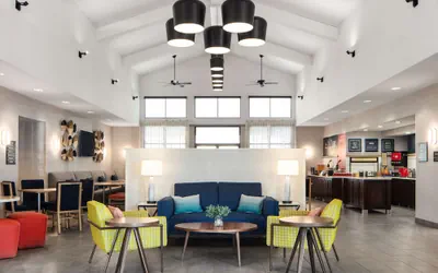 Photo 3 - Hampton Inn & Suites El Paso-Airport