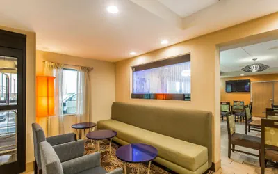 Photo 3 - Comfort Inn & Suites Cookeville