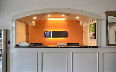 Photo 2 - Motel 6 Edinburg, TX