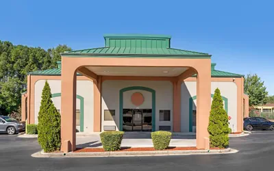 Photo 2 - Quality Inn & Suites Stockbridge Atlanta South I-75