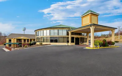 Photo 2 - Quality Inn Hillsville