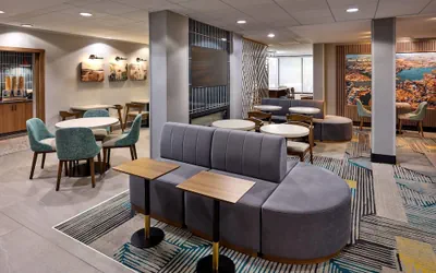 Photo 4 - La Quinta Inn & Suites by Wyndham Thousand Oaks-Newbury Park