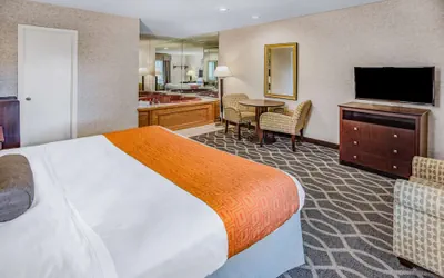 Photo 5 - Howard Johnson by Wyndham Lenox
