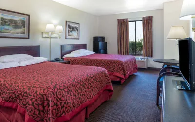 Photo 5 - Days Inn by Wyndham Pontoon Beach