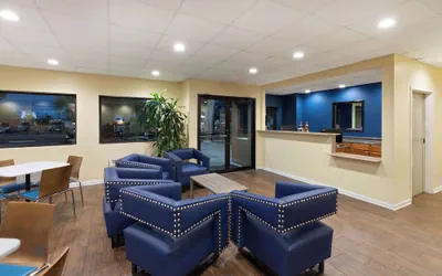 Photo 4 - Days Inn by Wyndham Biloxi Beach
