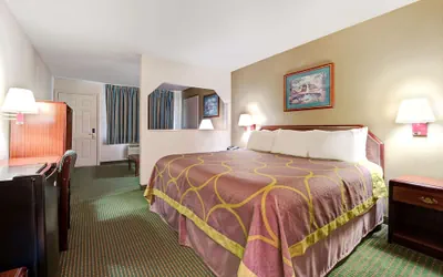 Photo 4 - Super 8 by Wyndham Richardson Dallas