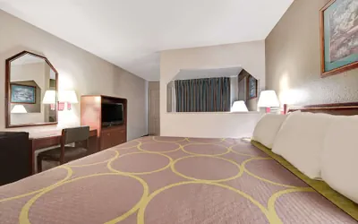 Photo 3 - Super 8 by Wyndham Richardson Dallas