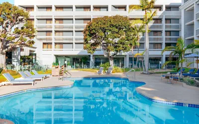 Photo 2 - Hotel MDR Marina del Rey - a DoubleTree by Hilton