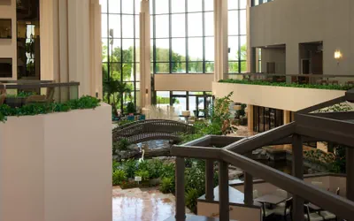 Photo 4 - Embassy Suites by Hilton Palm Beach Gardens PGA Boulevard