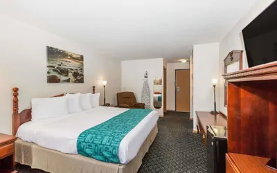 Photo 5 - Howard Johnson by Wyndham Wichita Airport