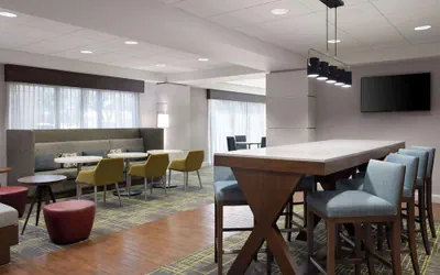 Photo 3 - Hampton Inn Houston-Near The Galleria