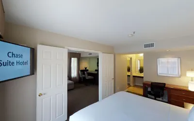 Photo 5 - Chase Suites Hotel Brea-Fullerton