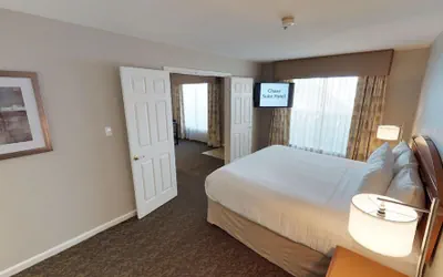Photo 3 - Chase Suites Hotel Brea-Fullerton
