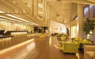 Photo 4 - Ashland Hills Hotel & Suites