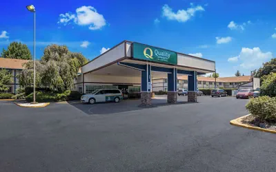 Quality Inn & Suites Medford Airport