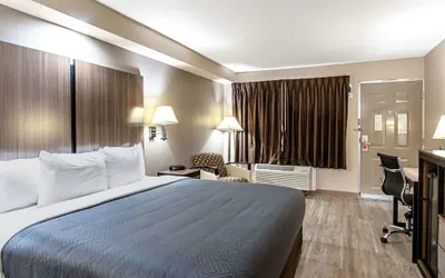 Photo 5 - Econo Lodge Kingsville