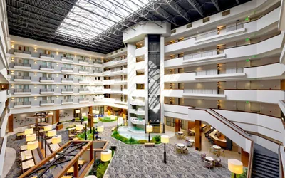 Photo 2 - DoubleTree by Hilton Davenport