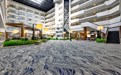 Photo 3 - DoubleTree by Hilton Davenport
