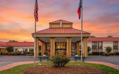 Photo 2 - Village Inn Clemmons/Winston Salem, Trademark by Wyndham