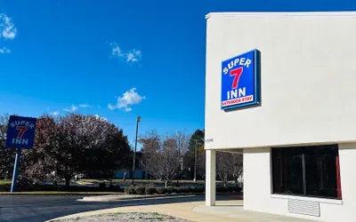 Super 7 Inn Tupelo