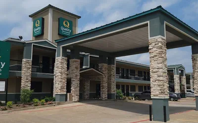Photo 2 - Quality Inn & Suites Garland - East Dallas