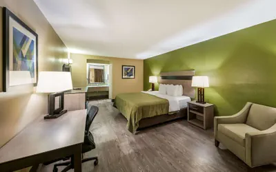 Photo 5 - Quality Inn & Suites Garland - East Dallas