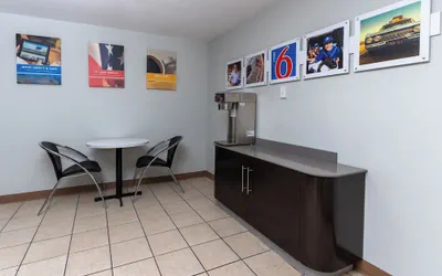 Photo 4 - Motel 6 Cincinnati, OH