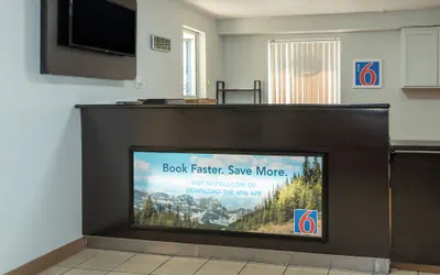 Photo 3 - Motel 6 Cincinnati, OH