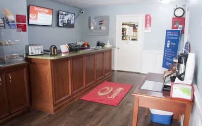 Photo 3 - Econo Lodge Inn & Suites Sandusky South