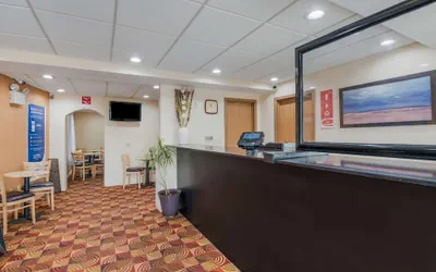Photo 3 - Econo Lodge Mechanicsburg - Harrisburg West