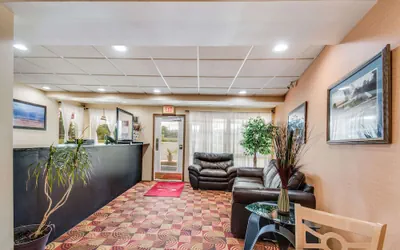 Photo 5 - Econo Lodge Mechanicsburg - Harrisburg West