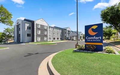 Photo 2 - Comfort Inn & Suites Olathe - Kansas City