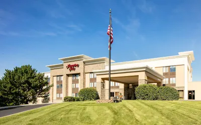 Photo 2 - Hampton Inn Iowa City/Coralville