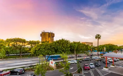 Photo 2 - The Anaheim Hotel