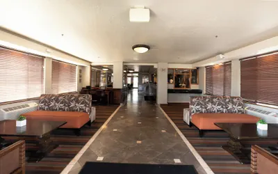 Photo 4 - Oxnard Inn Lancaster