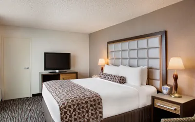 Photo 4 - Crowne Plaza San Francisco Airport by IHG