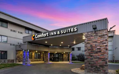 Photo 2 - Comfort Inn & Suites Indianapolis Northwest - College Park