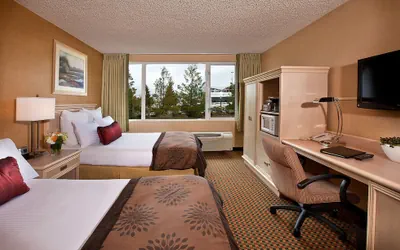 Photo 5 - Coast Gateway Hotel