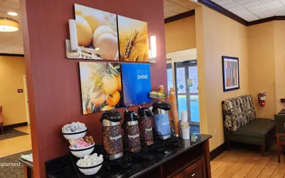 Photo 4 - Comfort Inn Ballston