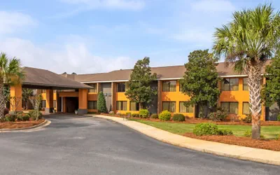 Photo 2 - LikeHome Extended Stay Hotel Warner Robins