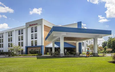 Photo 2 - Hampton Inn New Bern