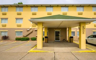 Photo 2 - Quality Inn Evansville Eastland Area