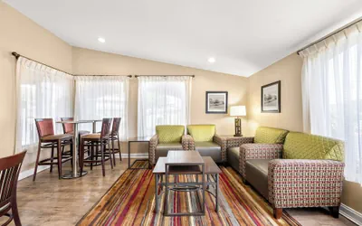 Photo 3 - Best Western Catalina Inn