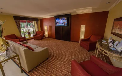 Photo 4 - Ramada by Wyndham Houston Intercontinental Airport East