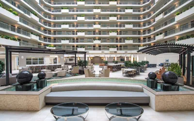 Photo 2 - Embassy Suites by Hilton Seattle Tacoma International Airport