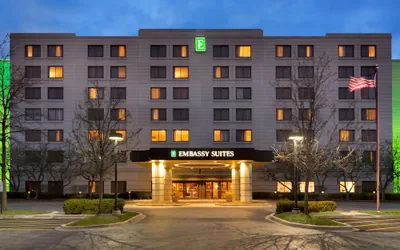 Photo 2 - Embassy Suites by Hilton Chicago North Shore Deerfield